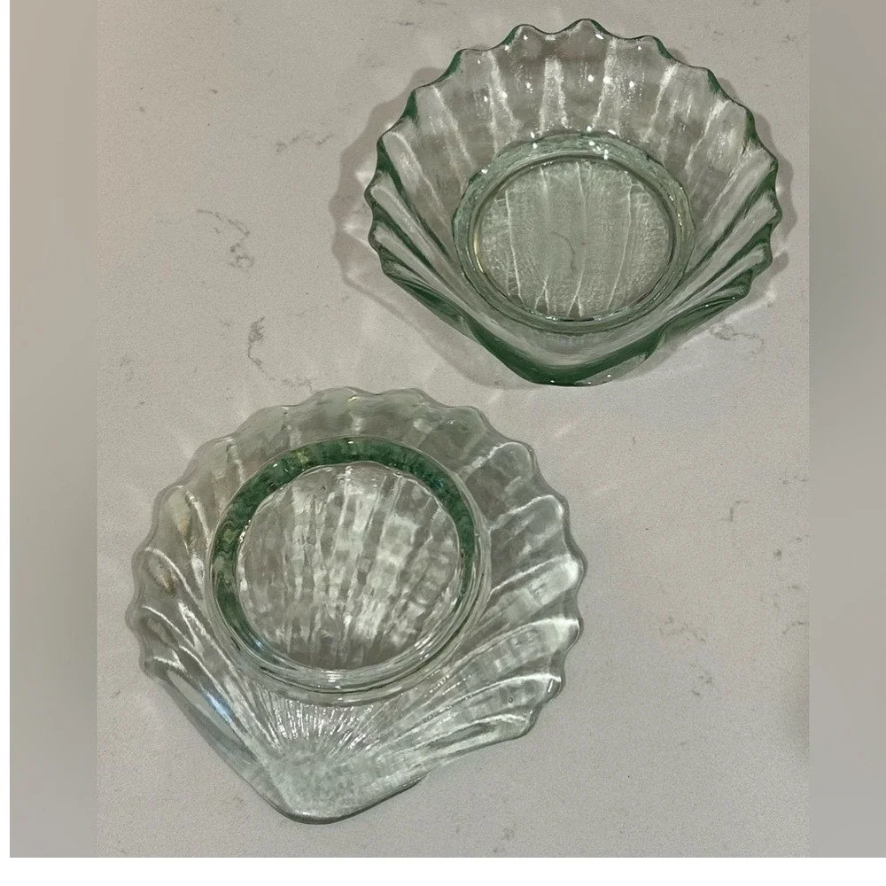 (2) Beautiful Vintage Green Glass‎ Shell Shaped Dish Bowls - Excellent Condition